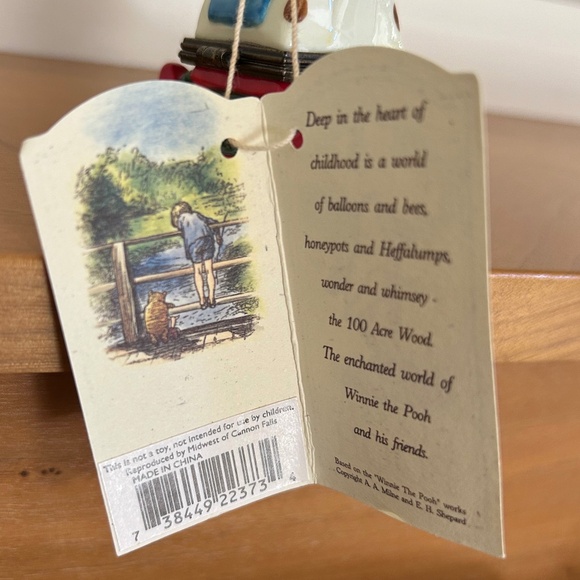 Classic Pooh Midwest of Cannon Falls Porcelain Hinged Box - Picture 5 of 7